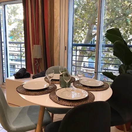 Douillet Centre Apartment *